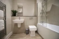 Sleek and Modern 2BR Home - Cardiff Bay!
