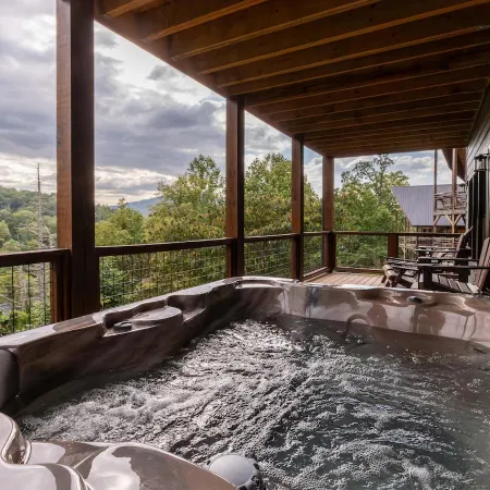 New Lux 4 King Suites | GameRm | Hot Tub | Views