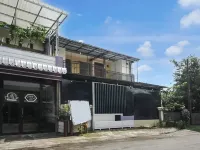 OYO 95035 Harmony Guest House Syariah Sawojajar Hôtels à : Pakis