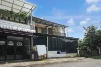 OYO 95035 Harmony Guest House Syariah Sawojajar