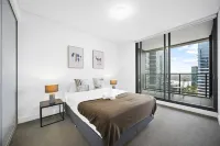 Waterview 1Bedroom Plus Study Room at Wentworth Point Hotels in Ryde