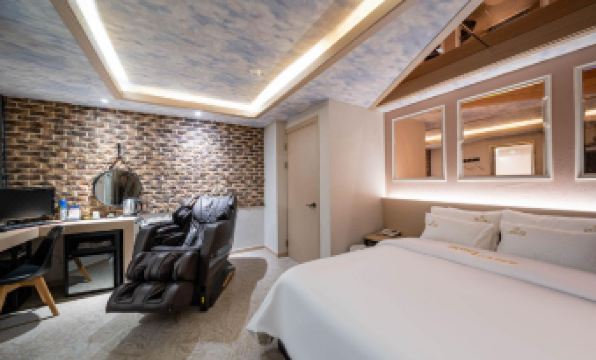 4. 루이체 호텔..