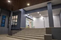 EZY Inn - parking