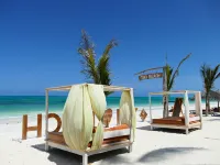 Tiki Beach Resort Hotel a Bwejuu