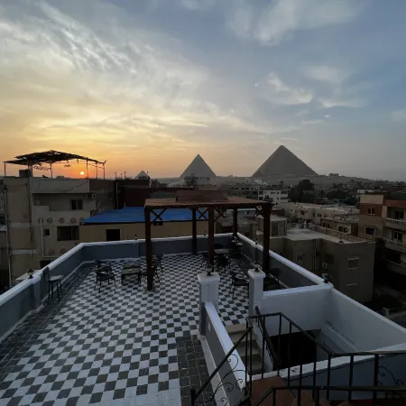 Pyramids Gate Hotel