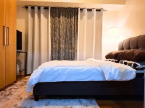 High floor - Rockwell View | Pool + Pet Friendly