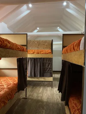 CUSCO DORMS 酒店