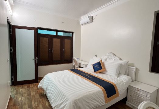 2. 노이바이 아테나..