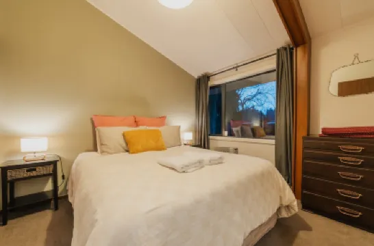 The Birch - 3 bedroom cottage Hotels in 