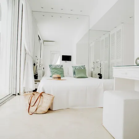 Waterfront villa in Cap d'Antibes
