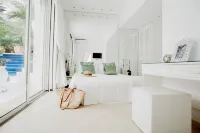 Waterfront villa in Cap d'Antibes