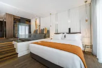PETIT PALACE SUITES HOTEL
