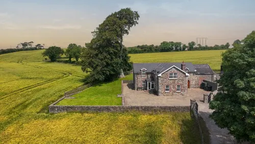 Stone House, - 3-Sterne