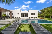 Beautiful 4BR Miami Villa with Heated Pool & Private Game Yard - Pet friendly