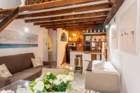 Historic residence next to Aretusa source