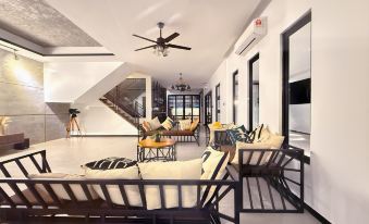 Grand Luxurious Home for Huge Groups-(Sleeps 26)