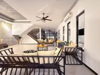 Grand Luxurious Home for Huge Groups-（Sleeps 26） Hotels in Sibu
