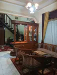 Gestur First House (Syariah) Hôtels à : Katapiang