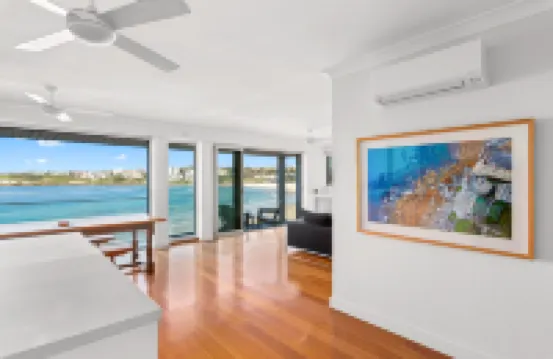 Beachfront luxury 3 beds with ocean view balcony