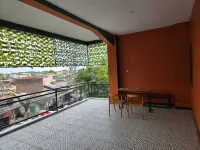 Enshe Guest House Syariah Hotels in Tembalang