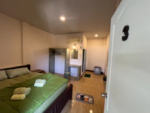 Baimai kohsichang Ko Si Chang Island附近的飯店