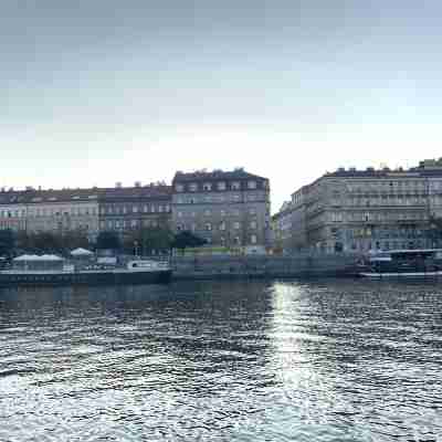 Spectacular Riverview apartment Others