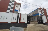 OYO 93774 Khaira Kos Dan PenginapanNearYani Heahlerr Hotels in Sungai Salai