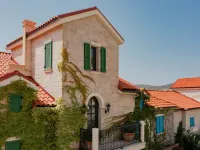 Waterfront Studio Apartment Lustica Bay Hotel a Cartolle