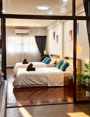 Cloudy Nest Phayathai | Entire 4Storey Home 800 m walk to BTS in CBD near Siam, Centralworld - Villas