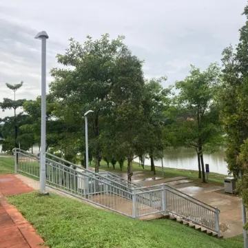 Absyar Homestay Selasih Отели рядом с достопримечательностью «Seri Wawasan Bridge»