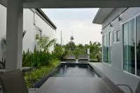 Green Lung Pool Villas Hotels in Bang Yo