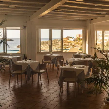 HOTEL BAIA TURCHESE Отели рядом с достопримечательностью «Пляж Кала-Мадонна»