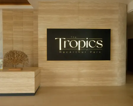 The Tropics at MacArthur Park Hotels in Palo