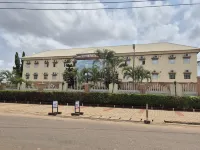 알-이흐산 메트로 호텔  호텔