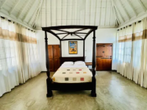 Colonial Retreat Villa Hotels in Ruhunupura