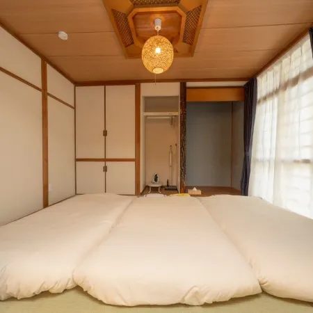 Kantarō & Monetarō's Circle Inn