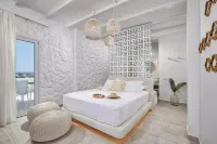 Petri Suites Santorini