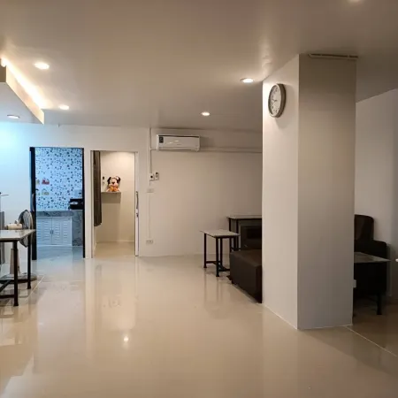 NB Bangsaen House@KL8  pool villa
