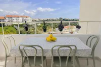 BnB Homes Ocean view Two-bedroom apartment, 300 m to beach