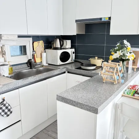 “Charming Rooftop Accommodation in Daegu / Private Rooftop Stay / Late Check-out”