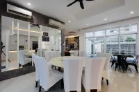 PJ Old Town Homestay 35 Pax - Karaoke & PS5 - 9 Cars - 6km Mid Valley - Haustierfreundliche