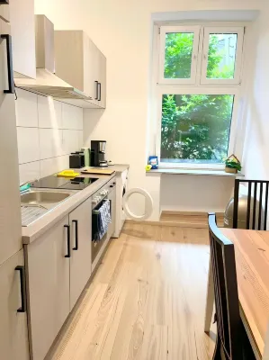 Düsseldorf Citycenter Cozy 2-Bedroom Apartment with Kitchen