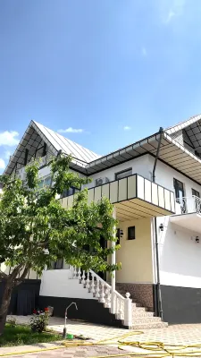 Elegance Hotel Osh - parking