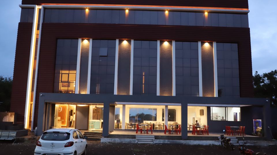 Hotel Ellora Pride