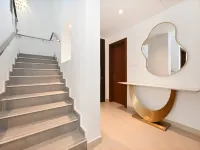 Luxury 5BR Townhouse with Private Pool | Dubai Hoteles cerca de Universidad Zayed