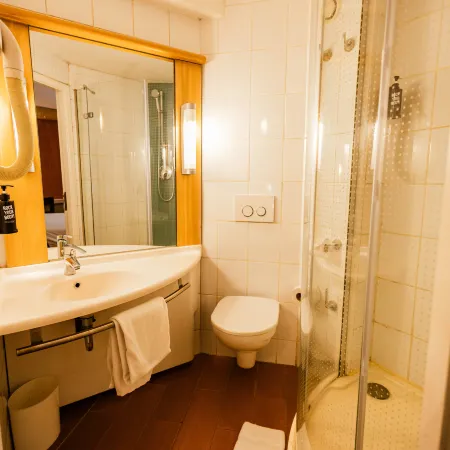 Delta Continental Hotel & Suites