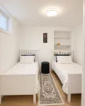 Deluxe-A, Self-Contained, Private Full Kitchen, Private Full Bath - parking