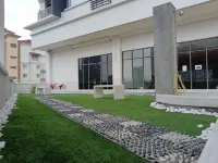 [NEW] Private Jacuzzi | Near Velocity Mall | MRT