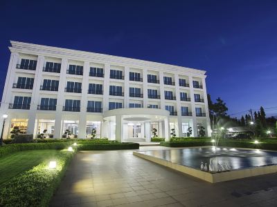 LA VIE EN ROSE HOTEL