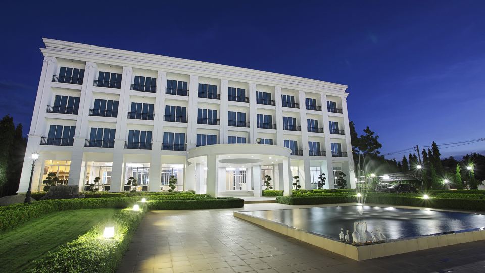 LA VIE EN ROSE HOTEL